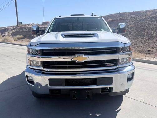 Summit White 2018 Chevrolet Silverado 3500 LTZ