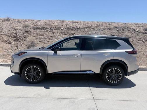 2t Chpn Blk Roo 2026 Nissan Rogue Platinum