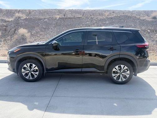 Black 2022 Nissan Rogue SV