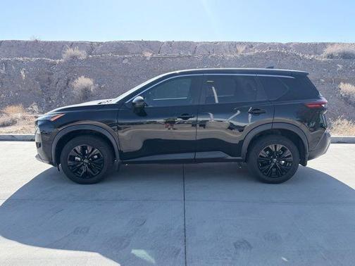 Black 2022 Nissan Rogue SV