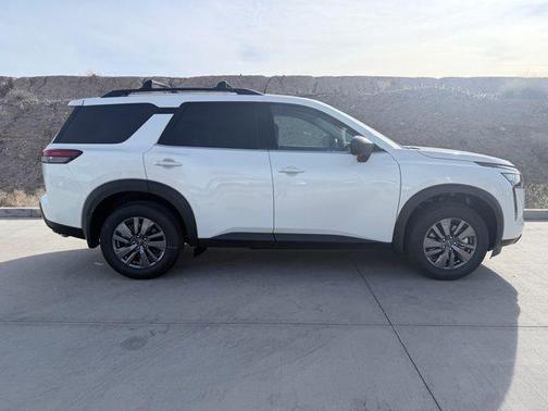 Everest White P 2026 Nissan Pathfinder SV
