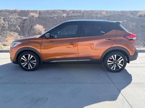 2019 Nissan Kicks SR