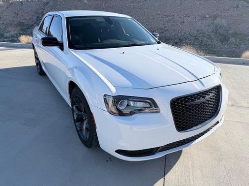 2023 Chrysler 300 Touring