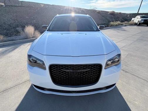 2023 Chrysler 300 Touring