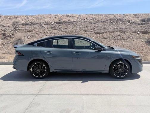 2t Gry Blk Roof 2026 Nissan Sentra SR