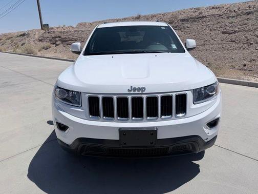 Bright White Clearcoat 2015 Jeep Grand Cherokee Laredo