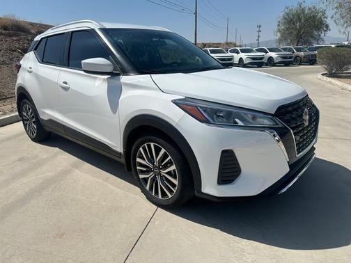 2022 Nissan Kicks SV