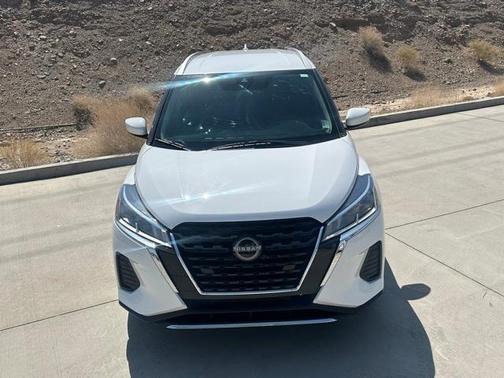 2022 Nissan Kicks SV