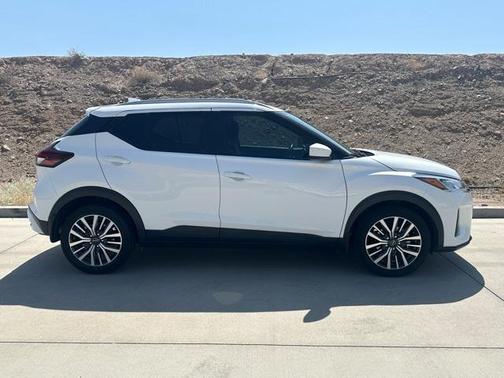 2022 Nissan Kicks SV