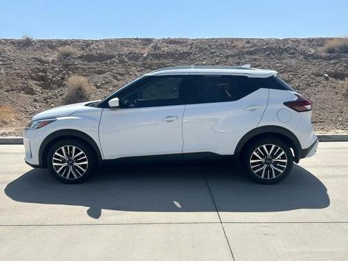 2022 Nissan Kicks SV