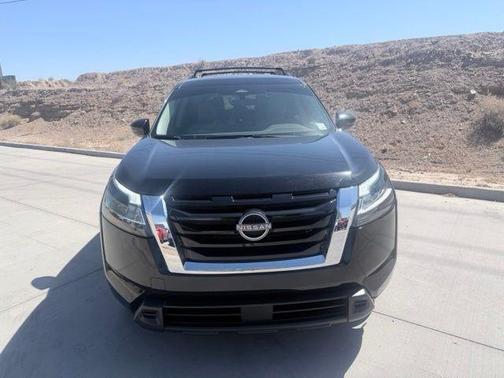 Black 2022 Nissan Pathfinder SV