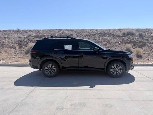 Black 2022 Nissan Pathfinder SV