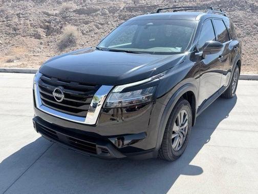 Black 2022 Nissan Pathfinder SV