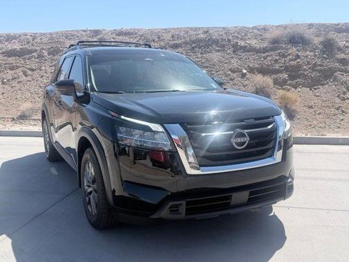 Black 2022 Nissan Pathfinder SV