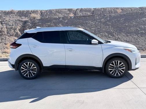 2022 Nissan Kicks SV