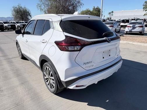 2022 Nissan Kicks SV