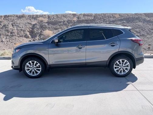 2022 Nissan Rogue Sport SV
