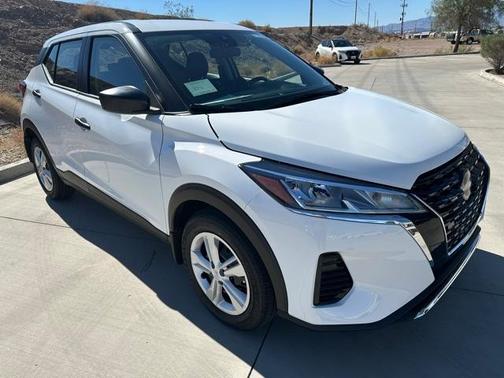 2025 Nissan Kicks Play S