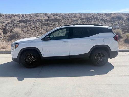 Summit White 2024 GMC Terrain AT4
