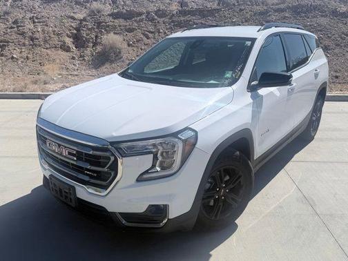 Summit White 2024 GMC Terrain AT4