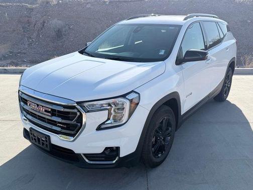 2024 GMC Terrain AT4