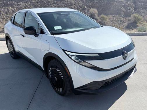 Everest White P 2026 Nissan Leaf S+