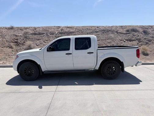 Glacier White 2019 Nissan Frontier SV
