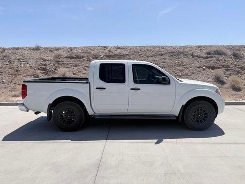 Glacier White 2019 Nissan Frontier SV