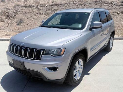 Billet Silver Metallic Clearcoat 2017 Jeep Grand Cherokee Laredo