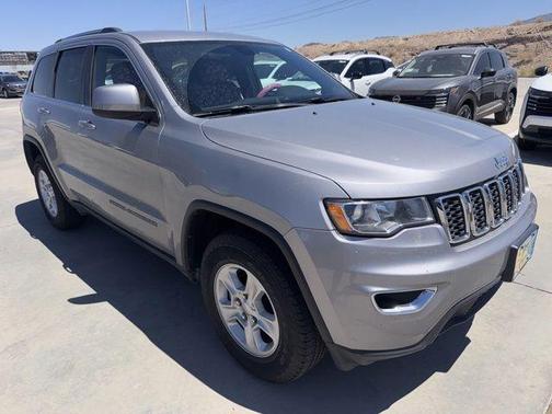 Billet Silver Metallic Clearcoat 2017 Jeep Grand Cherokee Laredo