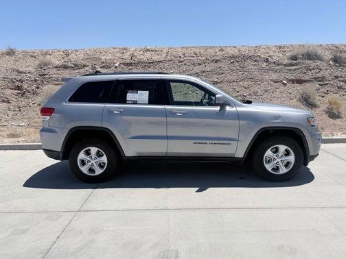 Billet Silver Metallic Clearcoat 2017 Jeep Grand Cherokee Laredo
