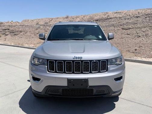 Billet Silver Metallic Clearcoat 2017 Jeep Grand Cherokee Laredo