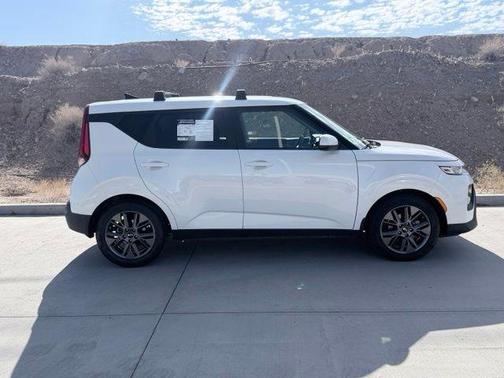Snow White Pearl 2021 Kia Soul S