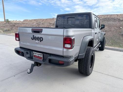2020 Jeep Gladiator Sport