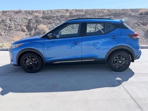 2021 Nissan Kicks SR