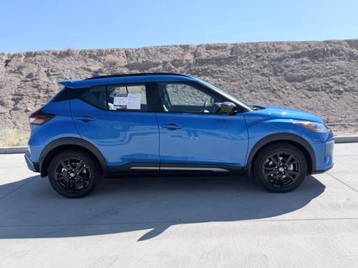 2021 Nissan Kicks SR