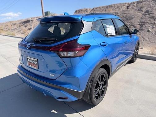 2021 Nissan Kicks SR