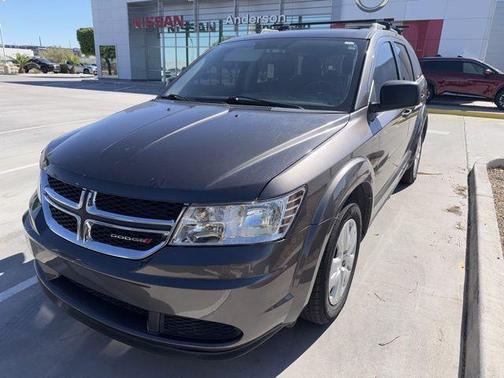Granite Crystal Clearcoat Metallic 2018 Dodge Journey SE