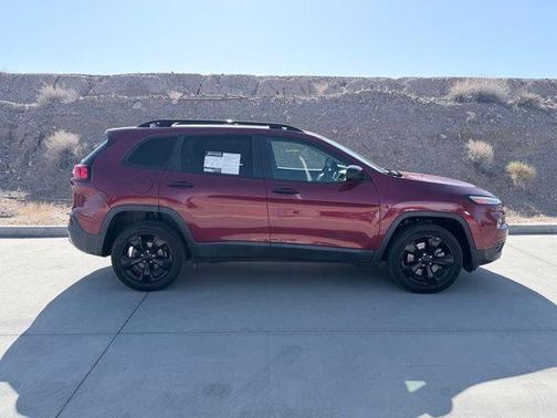 Deep Cherry Red Crystal Pearlcoat 2016 Jeep Cherokee Altitude