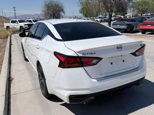 White 2023 Nissan Altima 2.5 SR