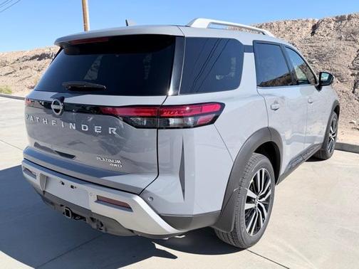 2025 Nissan Pathfinder Platinum