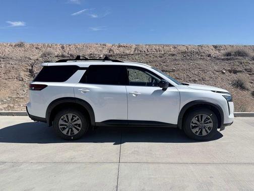 Everest White P 2026 Nissan Pathfinder SV