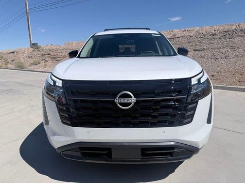 Everest White P 2026 Nissan Pathfinder SV