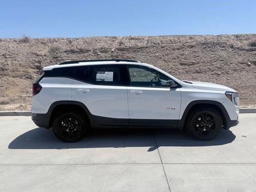 Summit White 2024 GMC Terrain AT4