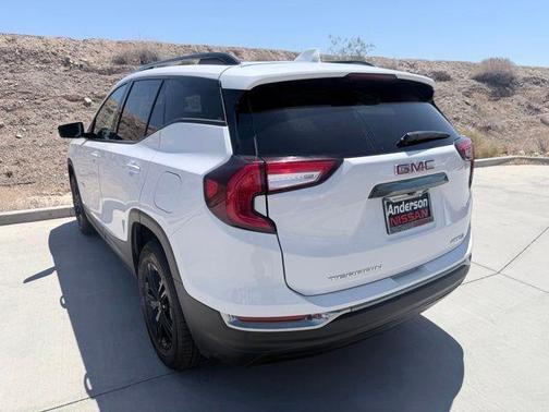 Summit White 2024 GMC Terrain AT4