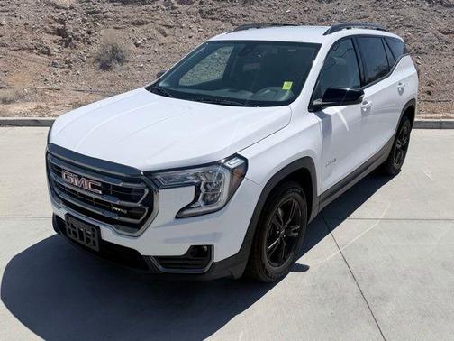 Summit White 2024 GMC Terrain AT4