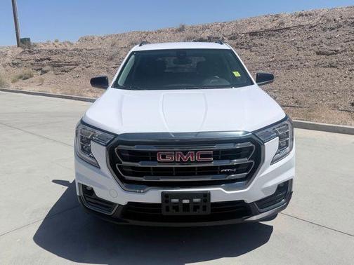 Summit White 2024 GMC Terrain AT4