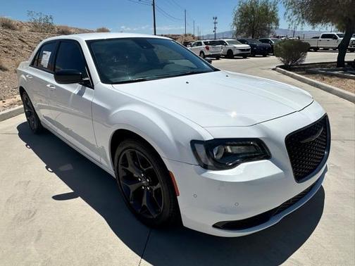 2023 Chrysler 300 Touring