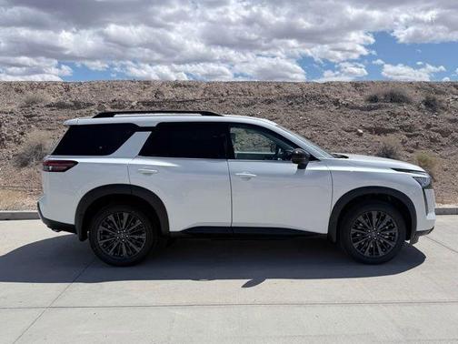 Everest White P 2026 Nissan Pathfinder SL