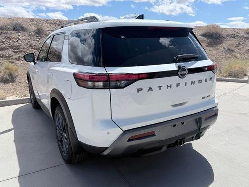 Everest White P 2026 Nissan Pathfinder SL